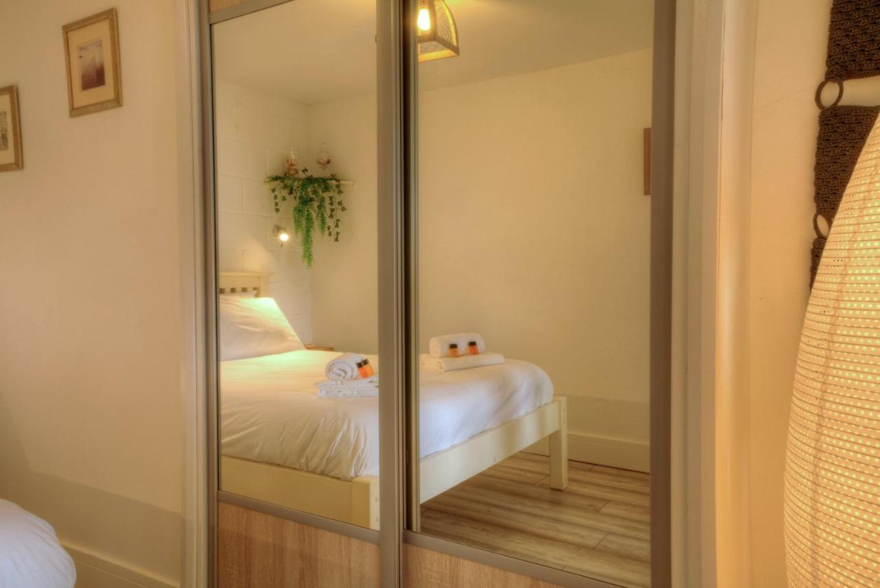 פורטסמות' Pass The Keys Shore To Please - Sea Views And Beach Front Modern 1Bed Apt With Sofabed מראה חיצוני תמונה