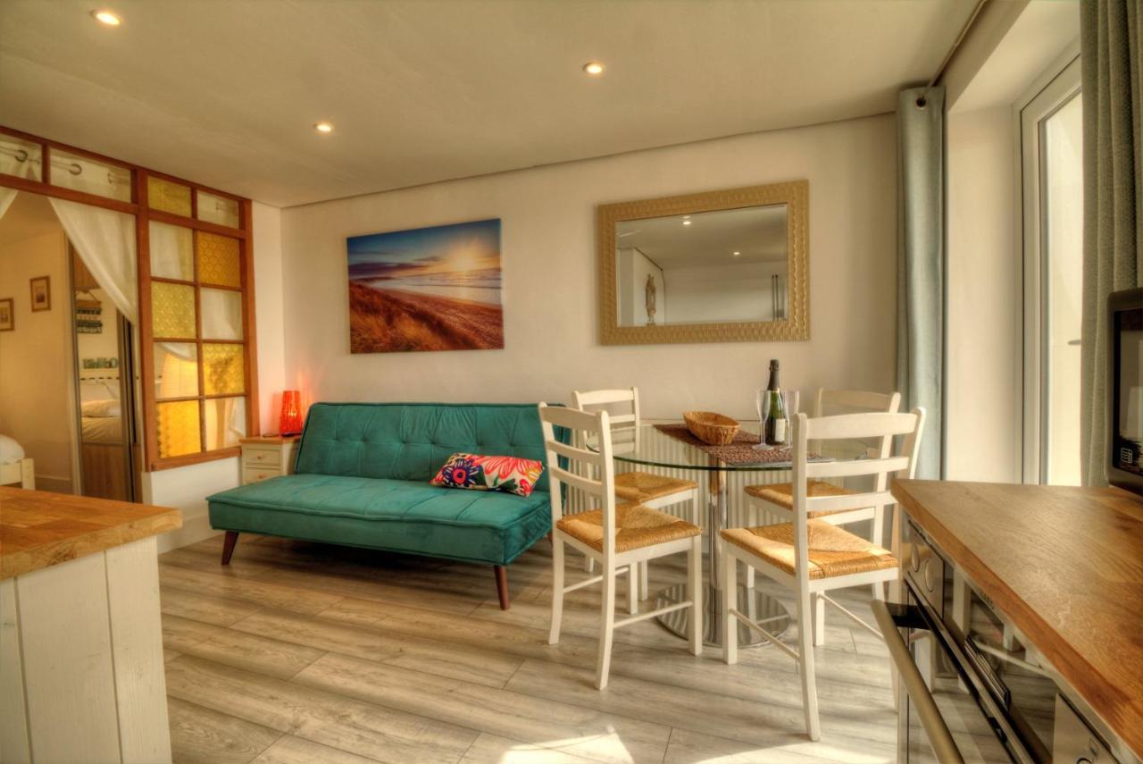 פורטסמות' Pass The Keys Shore To Please - Sea Views And Beach Front Modern 1Bed Apt With Sofabed מראה חיצוני תמונה